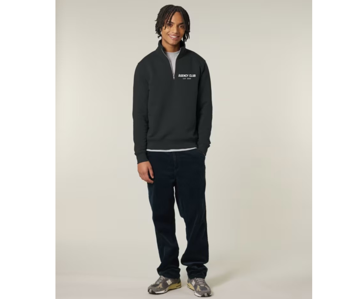 Iconic quarter zip model black