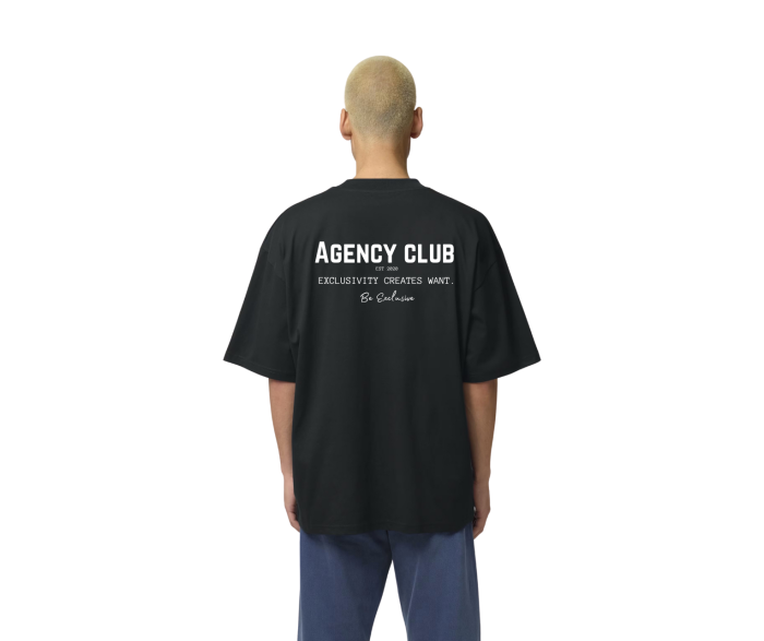 Iconic tee model black